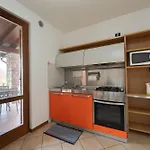 With Pool And Terrace Appartement Polpenazze del Garda