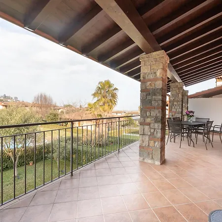Apartmán With Pool And Terrace Polpenazze del Garda